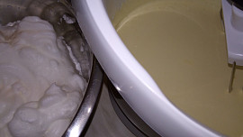 Dortový korpus piškotový na tři způsoby