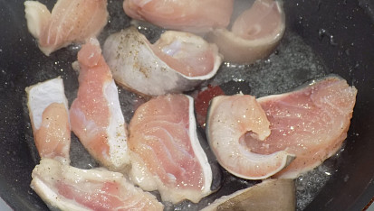 Fusilli se sumečkem a rajčaty
