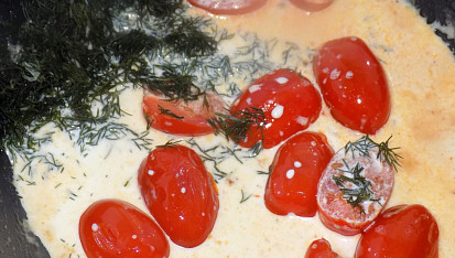 Fusilli se sumečkem a rajčaty