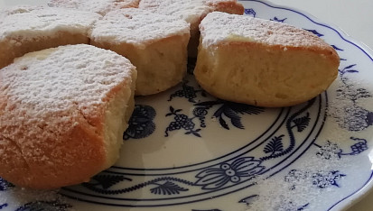 Kynuté buchty, plněné marmeládou