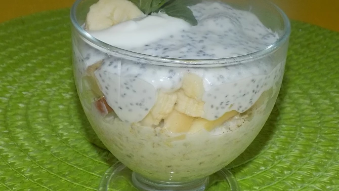 Ovocný jogurt na svačinu