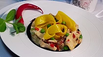 Rajčatovo-feferonková pikantní směs a fettuccine