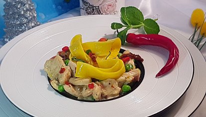 Rajčatovo-feferonková pikantní směs a fettuccine