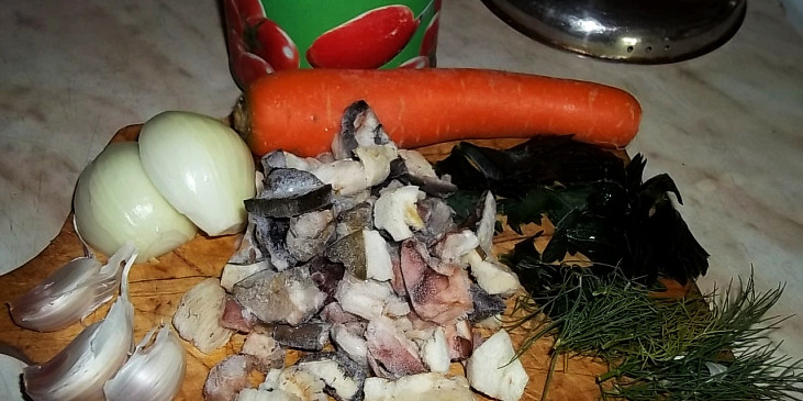 Chuťově suprová polévečka (suroviny+rajčata v plechovce...)