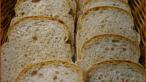 Snídaňový chlebík s grahamovou moukou pečený ve formě
