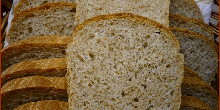 Snídaňový chlebík s grahamovou moukou pečený ve formě (Chlebík 2.)