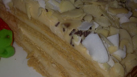 Medové řezy  s karamelovým krémem