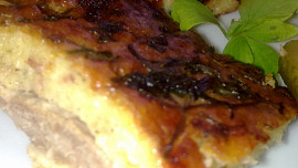 Telecí plátky,potřené pikantním těstíčkem ze sýrů, zeleniny, bylinek a slaniny