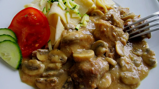 Dušená vepřová plec se žampiony, Dušená vepřová plec se žampiony