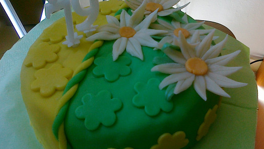 Květinový narozeninový dort