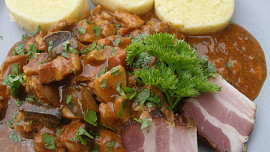 Myslivecká směs s hříbky