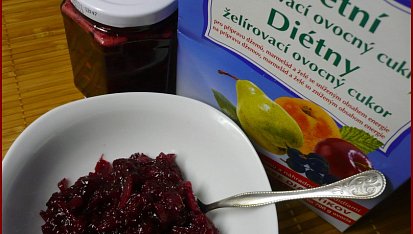 Višňový džem s mandlemi - dia
