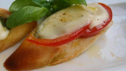 Caprese pod grilem
