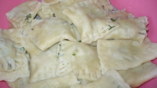 Ravioli plněné mletým masem a špenátem