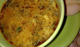 Rychlá drštková polévka na pórku, zelenin. základu  s chilli papričkou