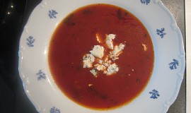 Rajčatová polévka se sýrem