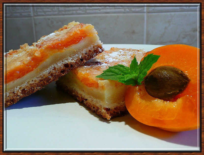 Šťavnatý meruňkový koláč s podmazáním