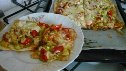 Cuketová pizza na listovém těstě