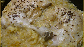 Kuřecí stehna na kysaném zelí v PH