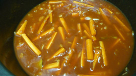 Vepřové maso s mrkví a rajčatovým protlakem z PH