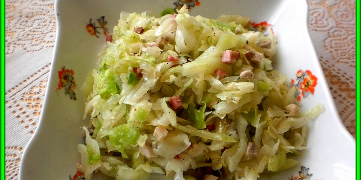 Zelný salát se slaninou a kuřecím masem (Zelný salát se slaninou a kuřecím masem)