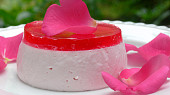 Tvarohová pěna s jahodovou galaretkou