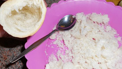 Sladké rohlíky z Petřvaldu, rohlíky vydlabeme