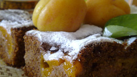 Kávový perník s  rumem a ovocem