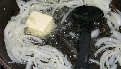 Rýže s paprikou a bazalkou