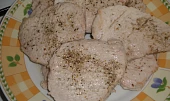 Vepřová kotleta s klobásou a žampióny