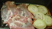 Kuřecí stehna na paprice a s paprikou