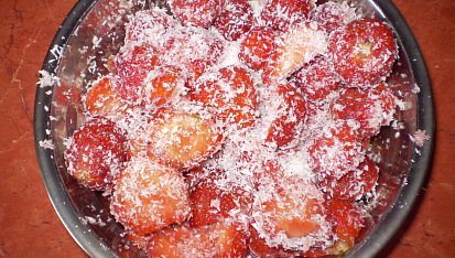 Lehká jahodo- kokosová bublanina.