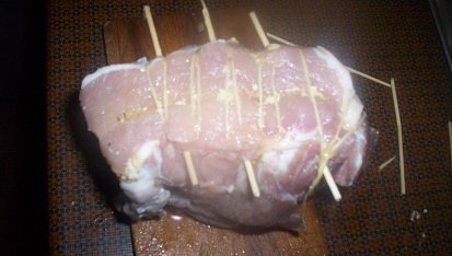 Vepřová kotletka podle paní hajné., Je zavázáno a šup na tu cibulku