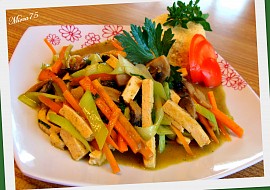 Tofu s bylinkovou chutí a zeleninou