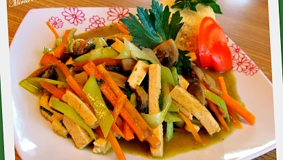 Tofu s bylinkovou chutí a zeleninou