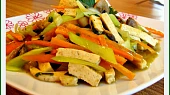 Tofu s bylinkovou chutí a zeleninou