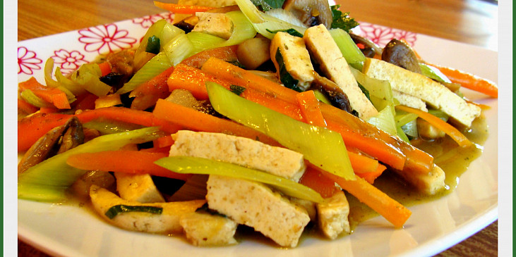 Tofu s bylinkovou chutí a zeleninou