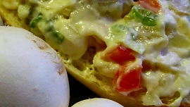 Tvarůžkovo-žampionová chuťovka