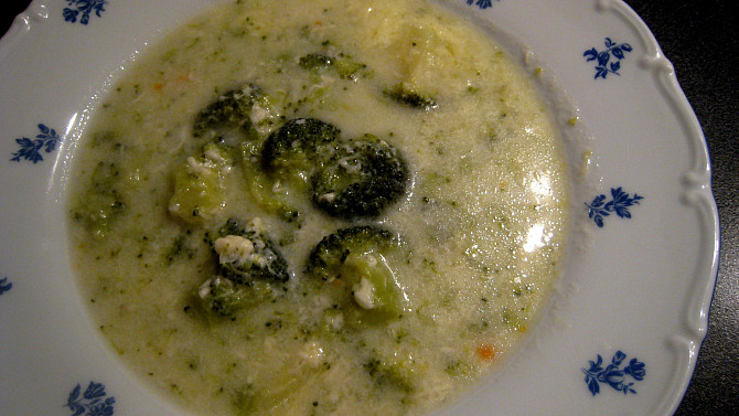Brokolicová polévka se sýrem