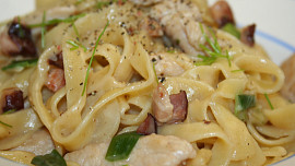 Domácí papardelle (nebo tagliatelle)