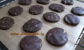 Čokoládové cookies II., připravené k pečení