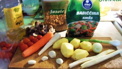 Houbová polévka s fazolema, ingredience...