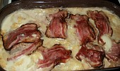Plněná kapsa anglickou slaninou a syrečkama (na vrch jsem dala před pečením také angl.slaninu)