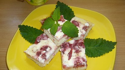 Smetanovo  - jahodový koláč