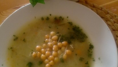 Polévkový krém  z mrkve, chřestu, cibule a pórku