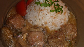 Kuličky z mletého masa na hlívě