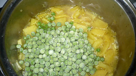 Hrášková polévka s jogurtem