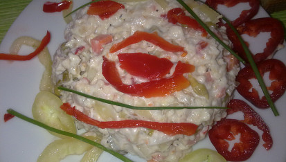 Rybí salát ze štikozubce kapského  s  nakládanou  barevnou zeleninou