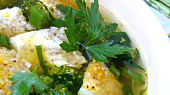 Brokolicová polévka s medvědím česnekem a krupkovou omeletou