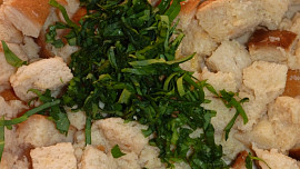 Chlebové knedlíčky s medvědím česnekem - do polévky